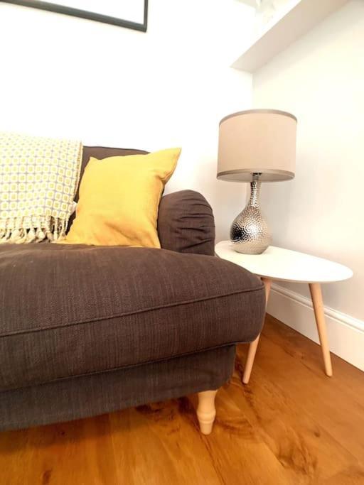 A Beautiful And Stylish 2 Bed Flat Close To Beach บอร์นมัธ ภายนอก รูปภาพ