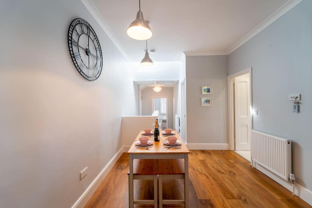 A Beautiful And Stylish 2 Bed Flat Close To Beach บอร์นมัธ ภายนอก รูปภาพ