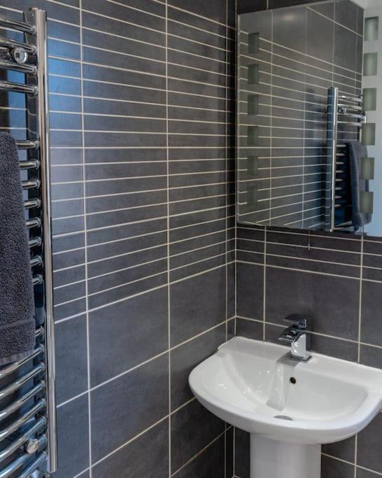 A Beautiful And Stylish 2 Bed Flat Close To Beach บอร์นมัธ ภายนอก รูปภาพ
