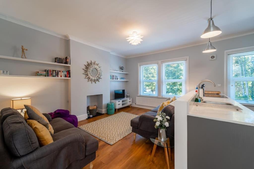 A Beautiful And Stylish 2 Bed Flat Close To Beach บอร์นมัธ ภายนอก รูปภาพ