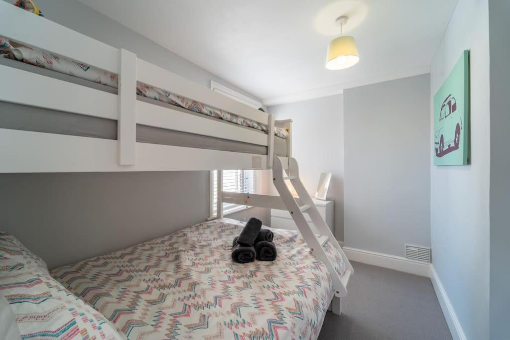 A Beautiful And Stylish 2 Bed Flat Close To Beach บอร์นมัธ ภายนอก รูปภาพ